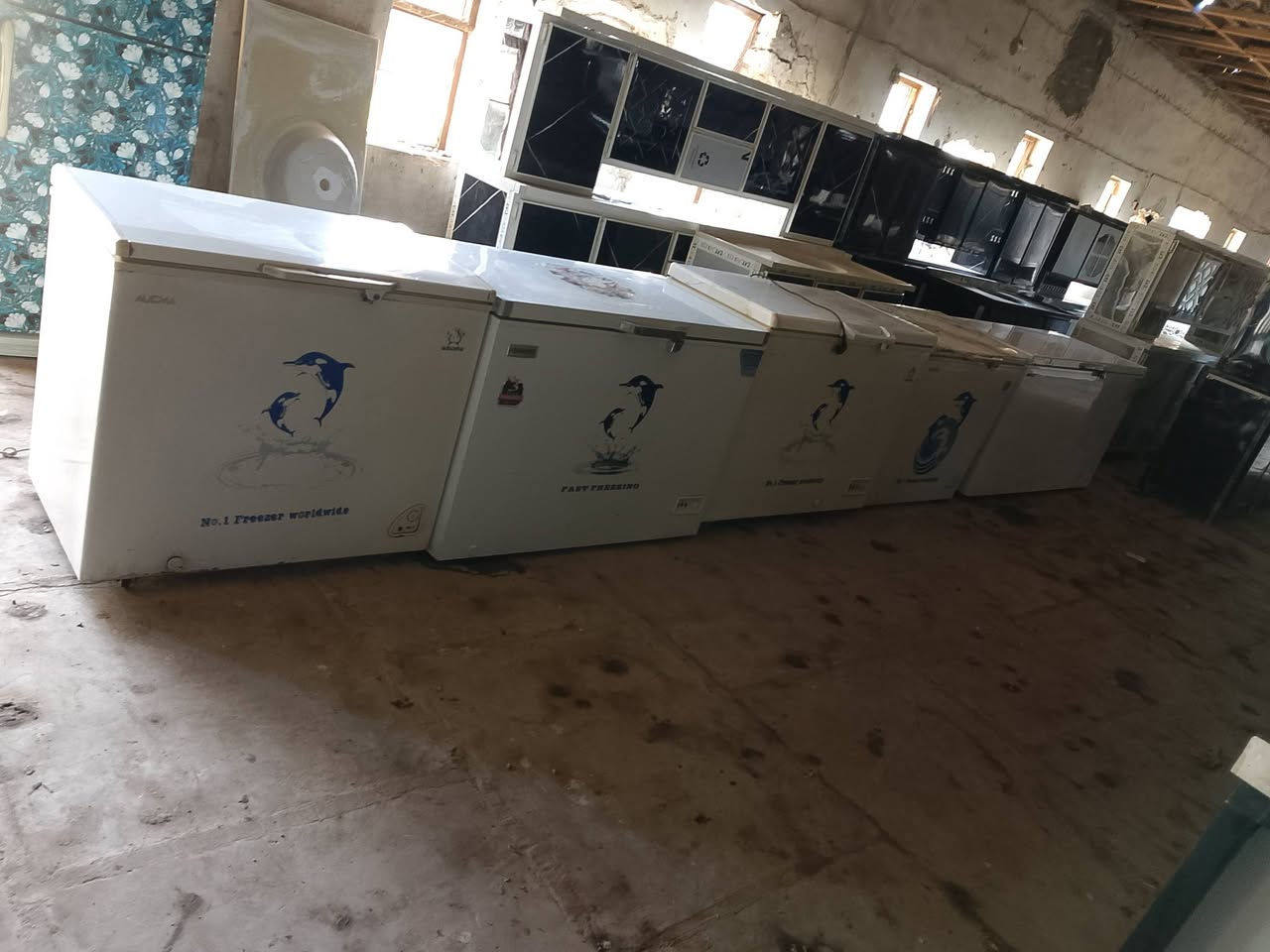 ياالله وصلت وجبت ثلاجات ومجمدات شرط نضافه وعل فحص ضمان سبوع مكاني شيخ حمد طريق زملت حمدي مقابل وكيل عادل عبوو توجد خدمة توصيل *********** معرض البيت الذهبي
