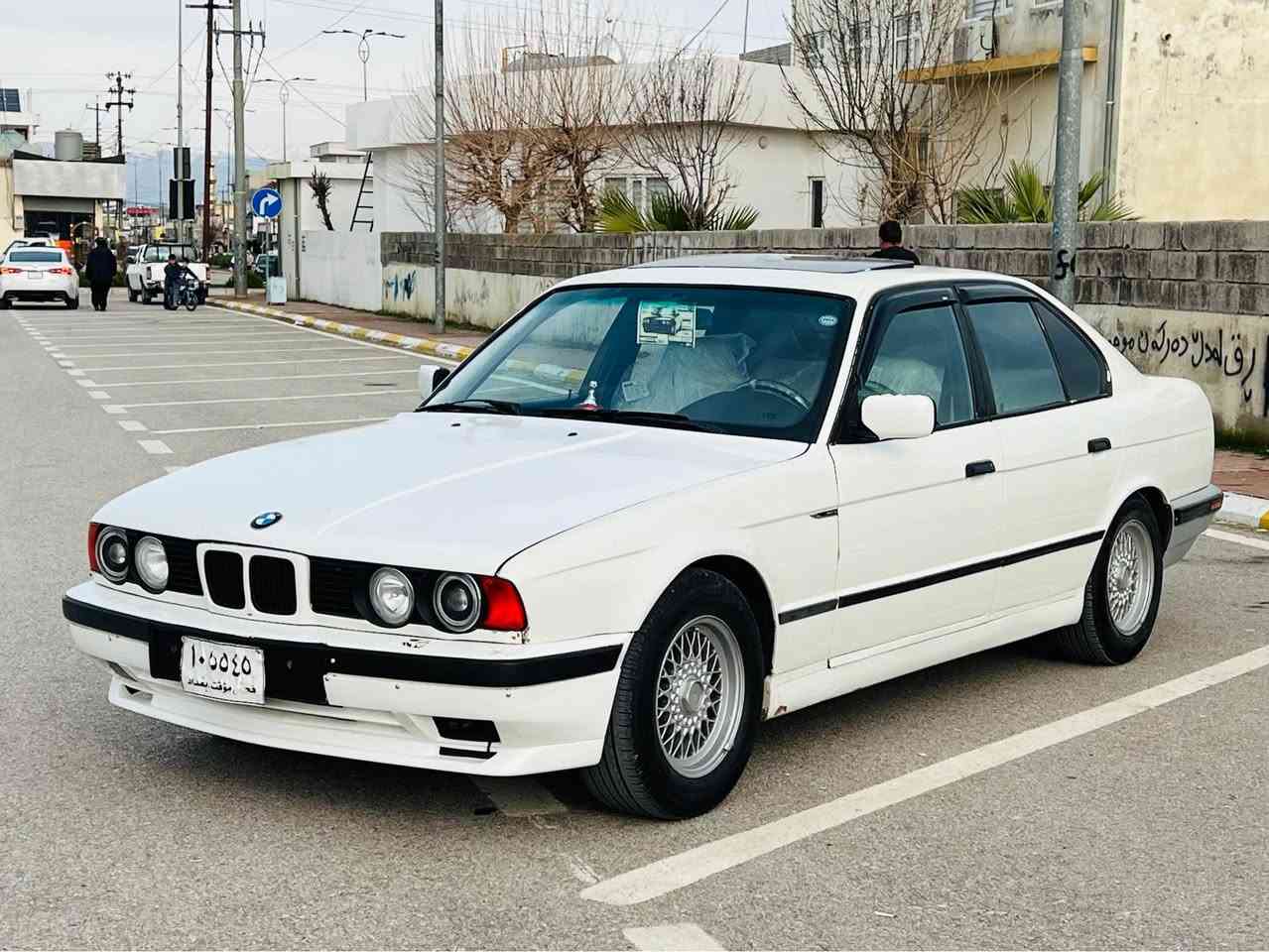 ئەم سەیارە بۆ فرۆشتن     BM ، 1992
حەجمی مەکینەی 525 
تۆماتیک 
چوارجام کارەبا 
تەبردی سارد و گەرم
سەڵاید
چوار جووت تایەی لۆک
ژمارەی تەلەفون   /   ***********
***********
هی من نییە تیل بۆ ژمارەکە بکەن السليمانية, العراق
