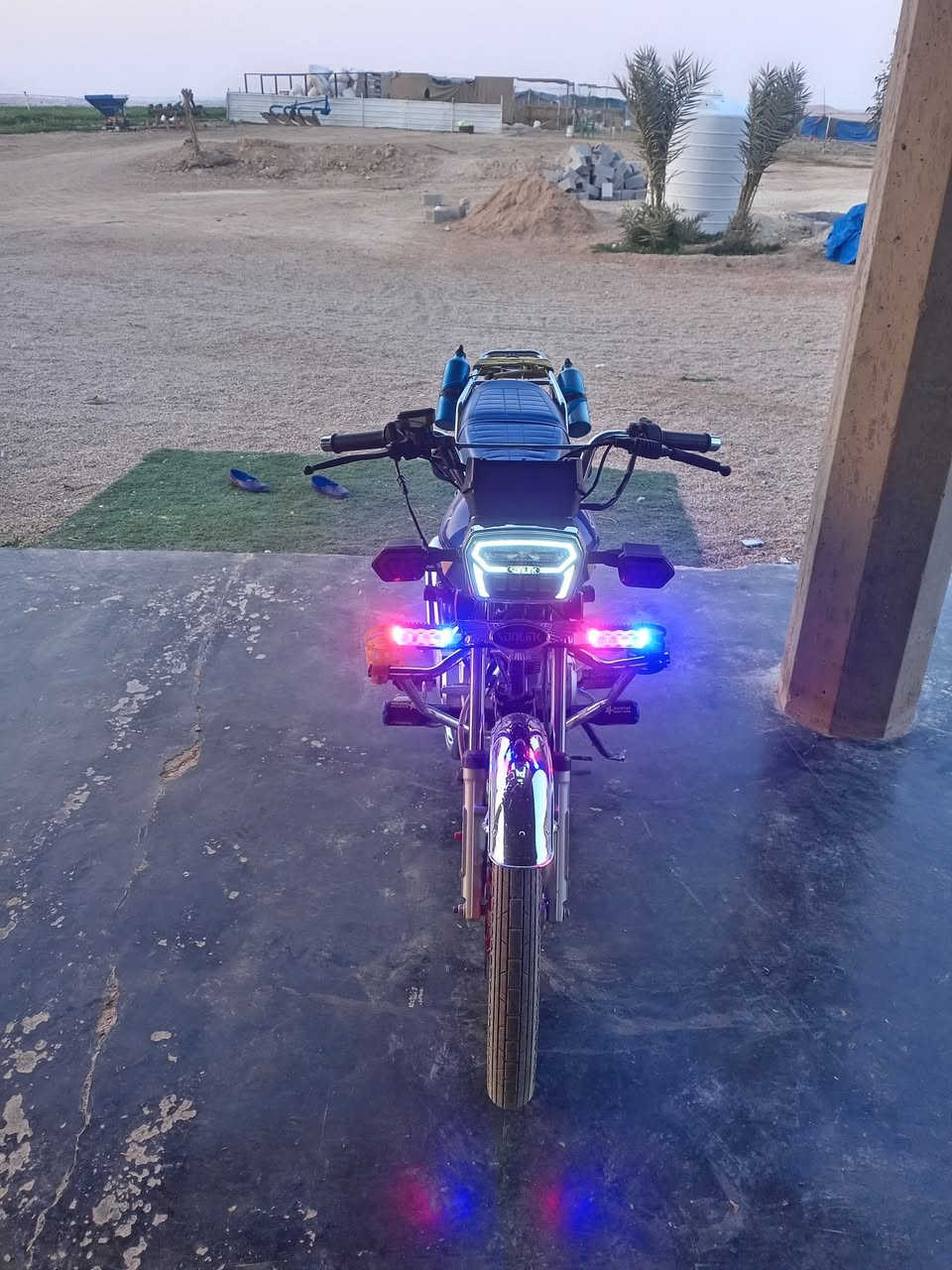 السلام عليكم دراجه 24شكل 25محرك اببض زنجيل  150نضافه فول ماعايزها شي سعرها 850وبيها مجال ***********
