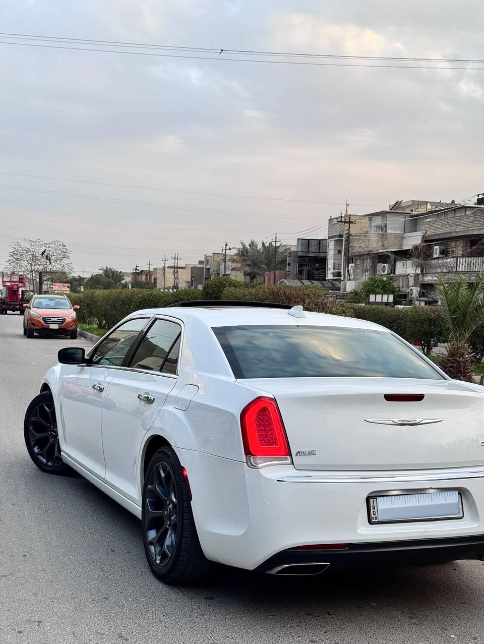 السلام عليكم 

اوباما 2017 c كلين تايتل السياره حيل جديده كفاله عامه بدون صبغ بدون بارد السياره حلوه و دينار واحد متصرف عليها  جاهزه من كل نواحي 

المواصفات 
 بصمه  
بانوراما
تشغيل عن بعد 
كشنات اماميه تدفئة تبريد 
كشن خلفي تدفئه 
برده خلفيه 
تحكمات أستيرن 
مري هيتر 
مري قلاب 
تبريد قطعتين
كشن خزن 

 
وباقي مواصفات ال C المعروفه رقم دهوك تحويل ثاني يوم 

مكان السياره / بغداد  
 
للاتصال
***********
