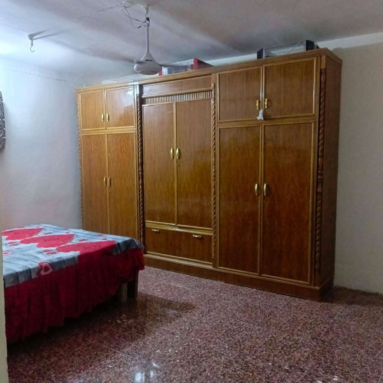 السلام عليكم دار للبيع مساحه 200 متر
مكان سده الهنديه جهت الجدول شارع حي تومان قرب 

المولده. تفاصيل. استقبال +مطبخ حار+ بارد +صاله +غرفه نوم1 + صحيات وحمام خارجي+ كراج +حديقه 

السعر39وبي مجال.  يرهم قسط

نوع العقار زراعي عقد محكمه 

الاستفسار ***********
