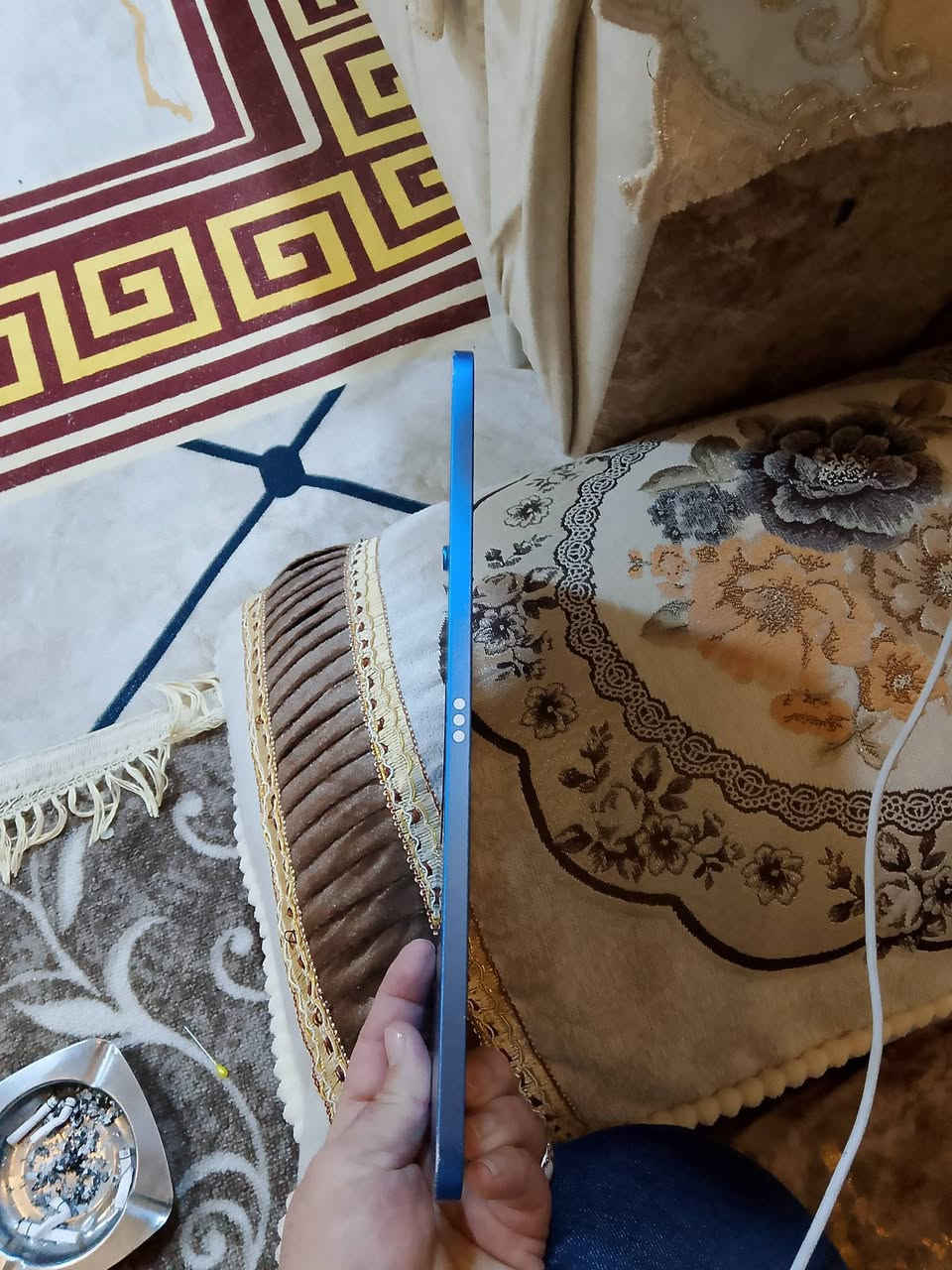 ايباد عشره ذاكيره 64بطاريه 89ايباد معراض بتلفون نضيف وكون يشتغل 120بوبجي ماكني برطله بس اجيك عل كوكجلي *********** ويه كفرات ثنين وفريز وكارتون
