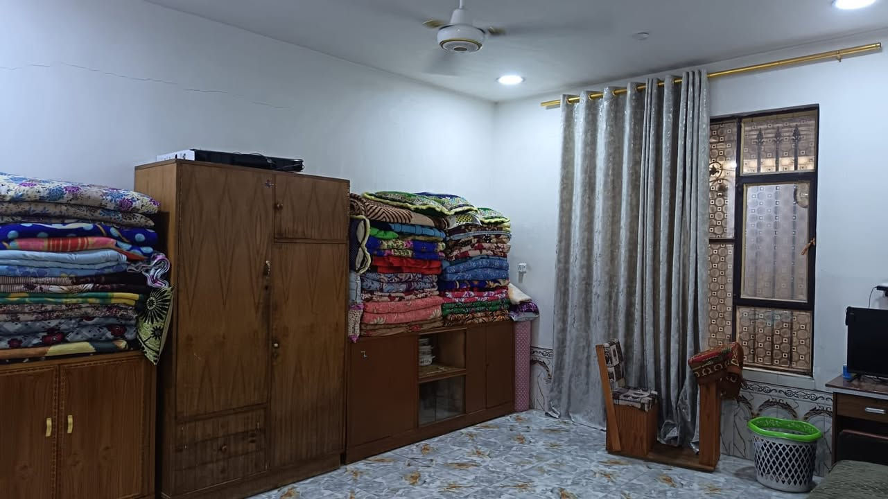 بيت مساحه ٣٢٠ متر قريب فلكه سلمان باك عقد ٣٥رقم***********
