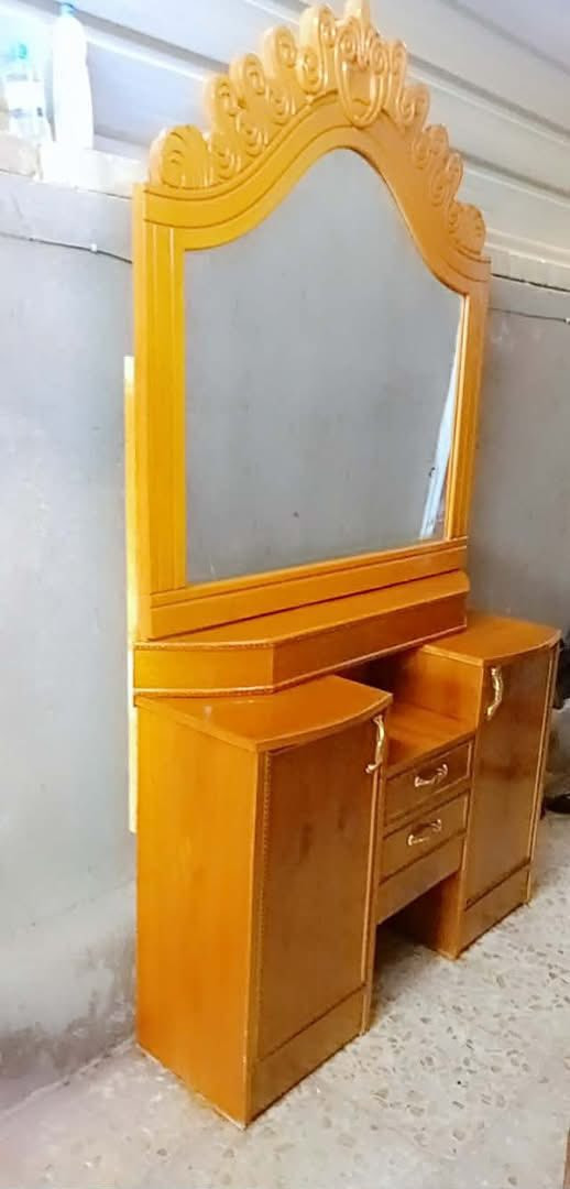 غرفه خمس ابواب مقطع كل باب وحده صاج درجه ثانيه الضهر جرجوبه كلش نضيفه ارتفاع الكنتور مترين و٢٠ العرض ٣ امتار السعر ٦٥٠ والتوصيل مجاني


**إذا كنت صاحب هذا الإعلان وتريد حذفه لأي سبب، رجاءا أرسل رسالة إلى الدعم الفني**