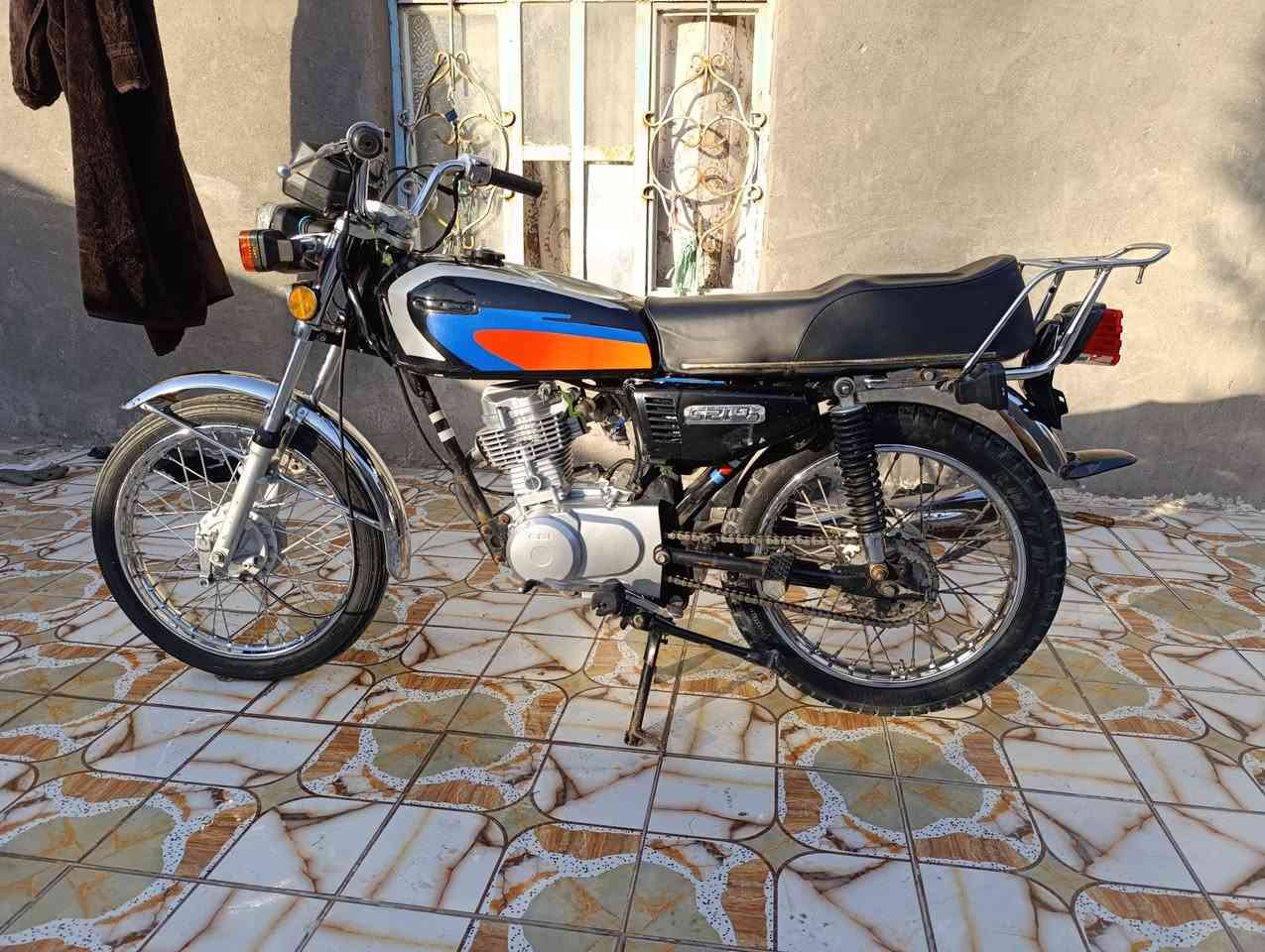 دراجة البيع 22وراق صوليي محرك ما مفتوح مكاني الناصرية مركز رقمي ‏‪0785 131 0996‬‏
