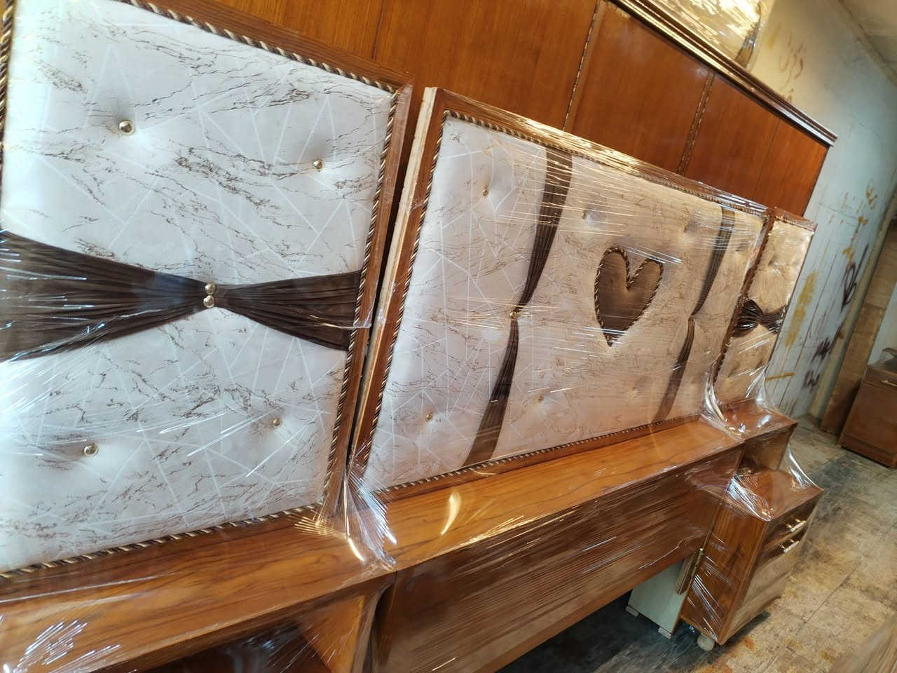 غرفه 5باب فصال تركي حيل حلوه شغل ثقيل ونضيفه شرط النضافه السعر عل الخاص او الرقم الهاتف
***********
***********
