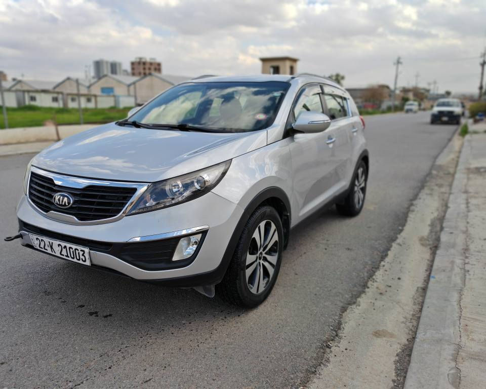 Sportage 2013 
بێ سبوغ یەک ساردە کوتی هەیە ١٢٨ هەزار ڕۆییە سپێری دانەبەزیوە 3 سویجە ناو قەیسیە نرخی ١٣٥ وەرەقە و مەجالێکی کەم شوێن هەولێر 
***********
*********** أربيل, العراق
