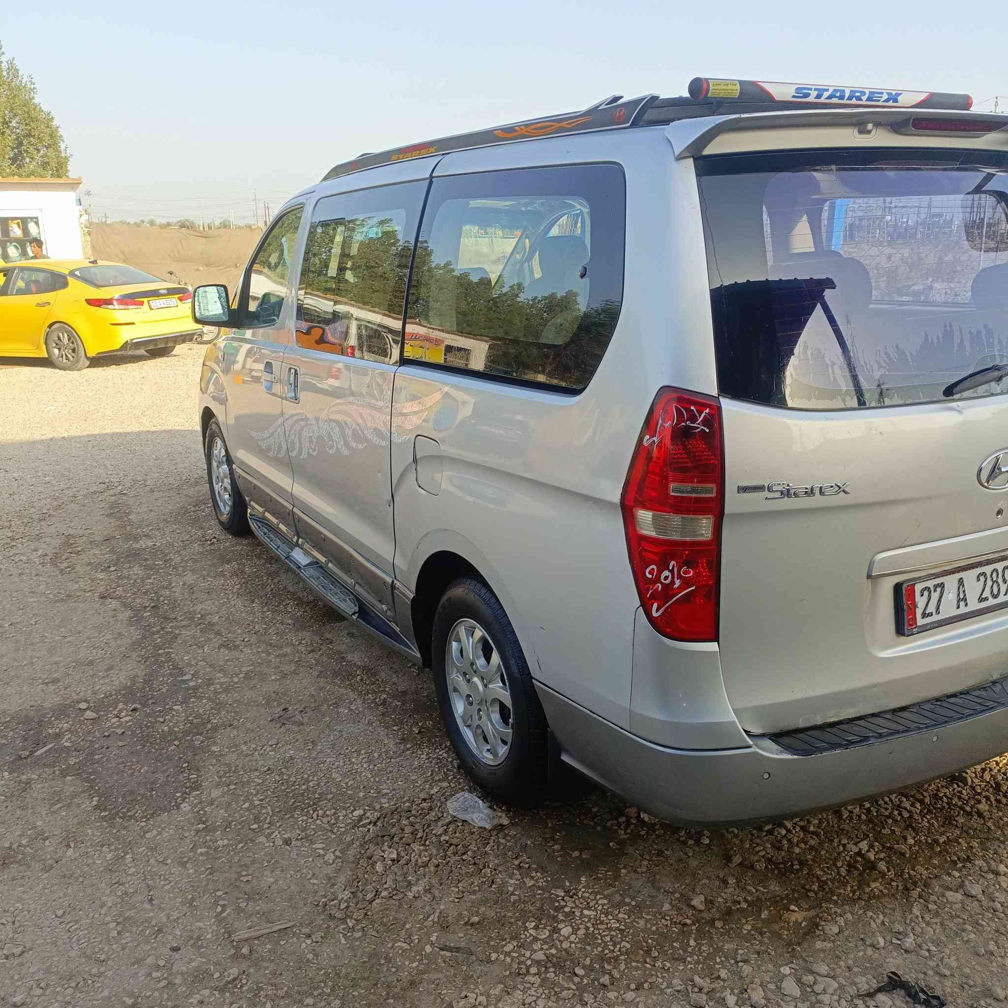 سلام عليكم ستاركس موديل 9 مفتوح محوره مسكر اتو رقم ذقار تحويل ثاني يوم خط بحث كامل حداديه جديده تخم تاير سياره جاهزه بيه جاملغ الخلفي شويه جارد والباب هم شويه جارد  *********** السعر 128
