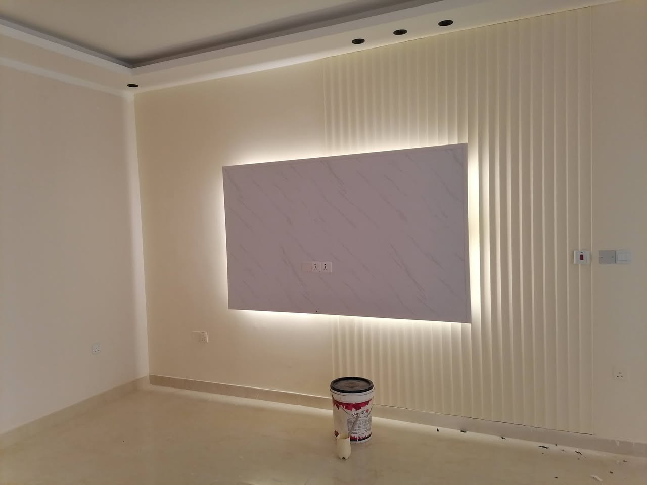 السلام عليكم
عمل الديكورات والاصباغ كافه
سقوف ثانويه جبسن بورك
بديل الرخام بديل الخشب
كافه الديكورات 
في جميع مناطق بغداد
للأستفسار  ***********
