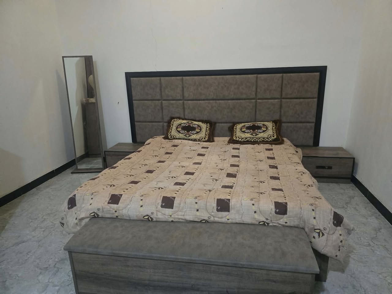 غرفه نوم للبيع للستفسار اتصال ع رقم ***********
