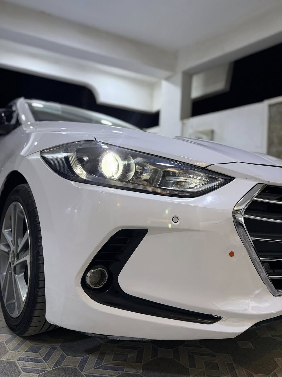 النترا 2017 ايراني 🇸🇦فول وكفول
طبعا الايراني ميستوجب اشرح مواصفاتها 
السياره كفاله من الصبغ وتبديل بيها بارد مكانات 
وشوف العين مينعاب 
مراوس حسب القناعه 
رقم السياره الانبار خصوصي 
السعر 155 وبيها مجال 
العنوان الانبار الرمادي 
***********
