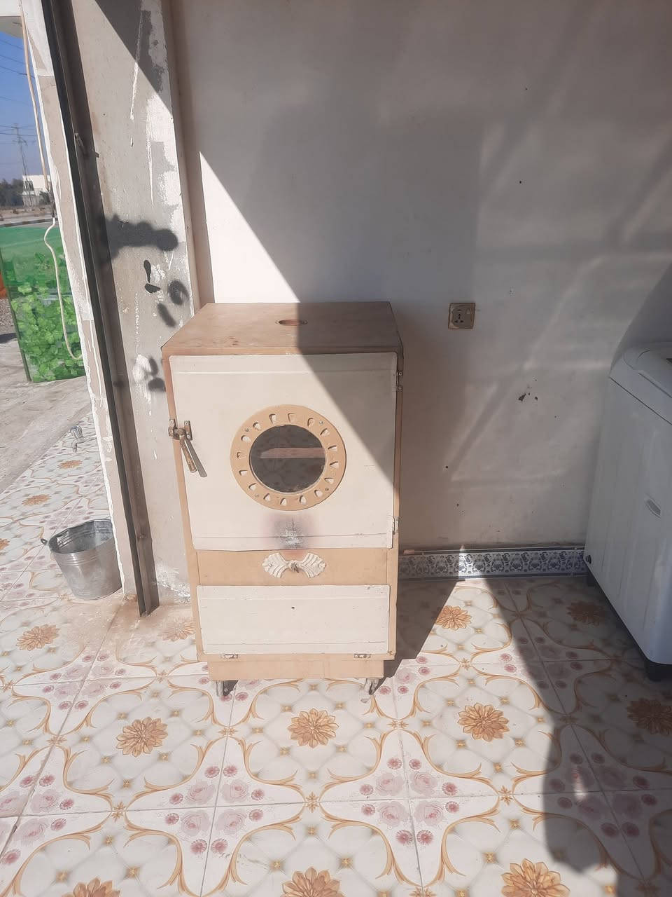 اثاث منزلي بسعر مناسب شرط النضافه العنوان العلم العهد الجديد مقابل الزراعه للأستفسار ***********
