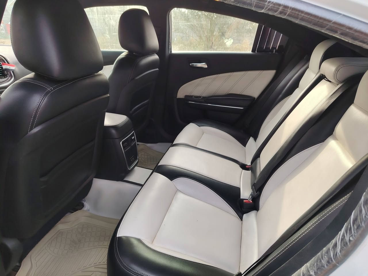 السلام عليكم جارجر ٢٠١٧ اصل ١٦ كندي داخله تقرير لون ابيض صدفي مكفوله ضربه صبغ تبديل حته دعاميات رقم بغداد انكليزي بسمي سنويه 2030 هزه بعدهي مامنتهيه مكينه كير جدد ويل حجم ١٨ زوج تاير صاله سبوع من شاده كشنات جلد ارضيه جلد سياره جاهزه سعر ١٨٥ وبيها مجال مكان ناصريه سيددخيل  ***********
