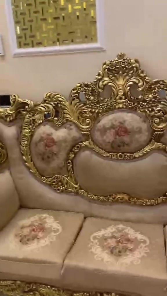 السلام عليكم تخم ملكي نضيف مابيه اي اضرار  للبيع هو والطبلات بسعر مليون 200 وبي مجال


**إذا كنت صاحب هذا الإعلان وتريد حذفه لأي سبب، رجاءا أرسل رسالة إلى الدعم الفني**