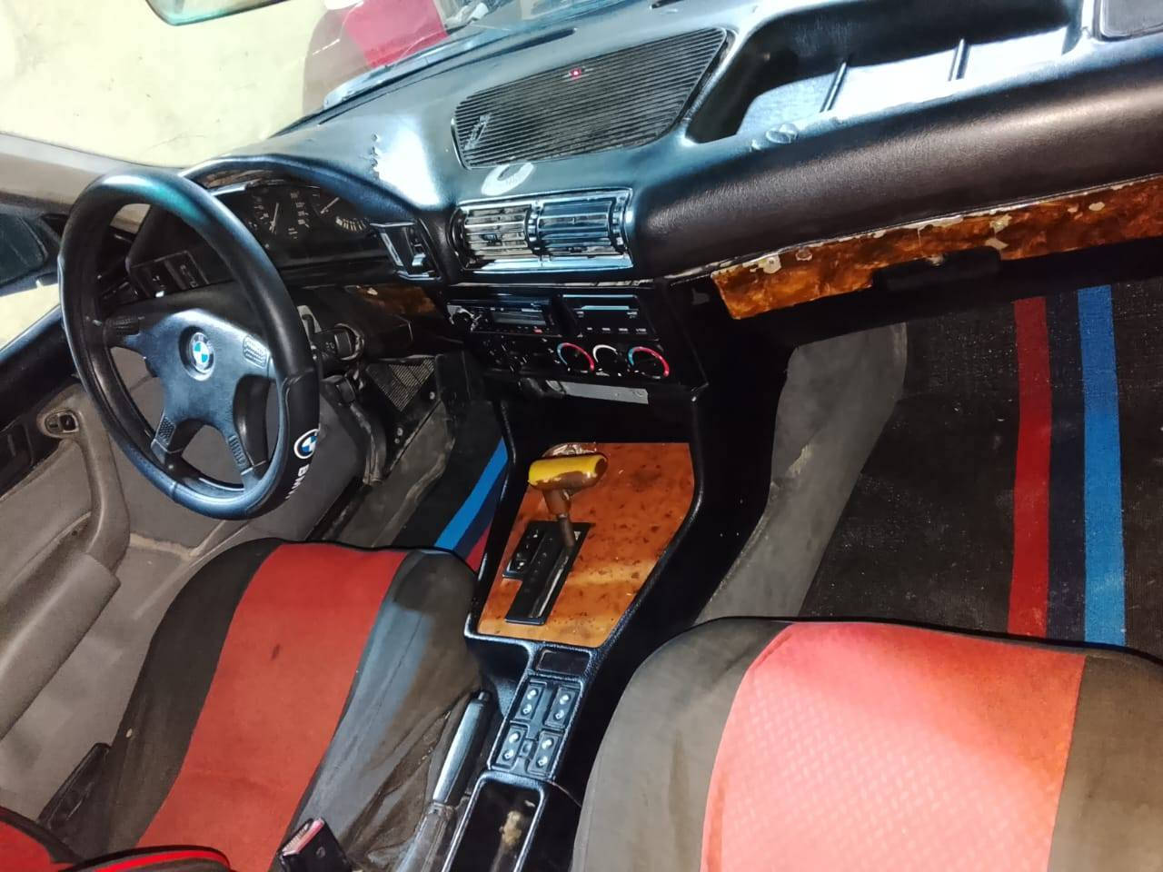 سلام عليكم. بيم دبليو. لبيع  525
سياره جاهزه مانقصه ايشي. مكينه كير جدد كشر انضف من صور بعد. 
موقع سياره بصره زبير. بس شراي ينتصل بدون حراج
سعر 48 وبيه مجال قليل حك جيه.
رقم بس نتصال فقط. شباب.
***********
