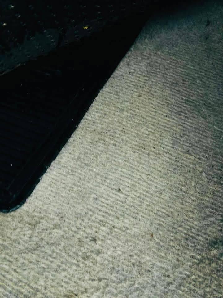 السلام عليكم
باجيرو للبيع جديده 
موديل ٢٠٠٦
مكاني واسط 

للاستفسار 

***********
