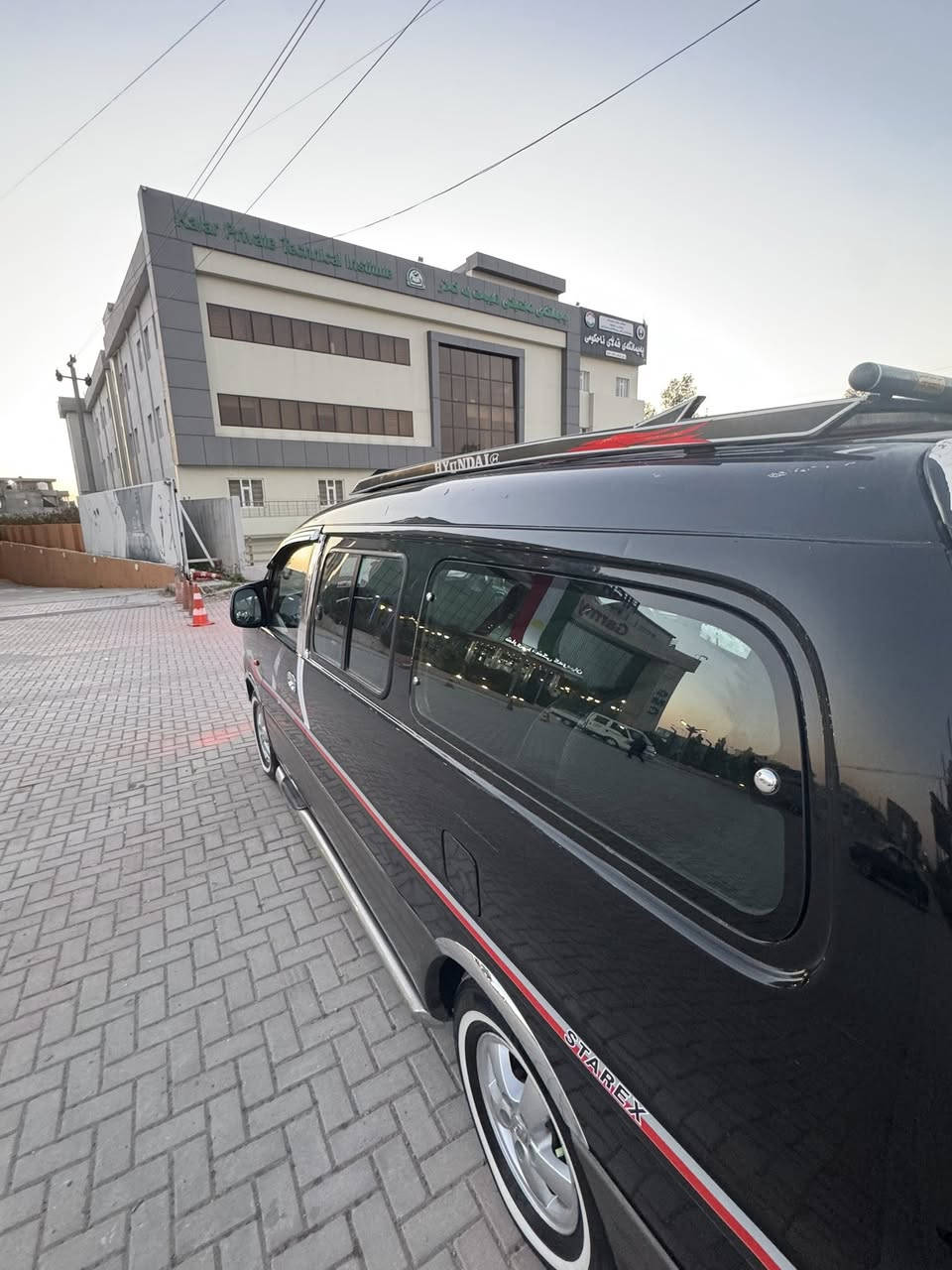 ستاركس مسكر اوتوماتيك 2007 سياحي 
بيها فقط جاملغ خلف سايق كلير بدون ضربه شرط الفحص صوره سونر مرفق بالمنشور / شواصي بلاد بدون تعمير ع وضع شركه / تخم تاير جديد / تبريد تدفئه بشرط /دوشمه جديد / سنويه لحد 2028 / مصفره هيئه وغرامات/ درع امامي وخلفي / سيبايه طياري / دوسات / شاشه ايباد / سياره جاهزه من الاخير بالواقع احلى من الصور 
السعر 92 وبيها مجال 
مكاني ديالى / خانقين
***********
