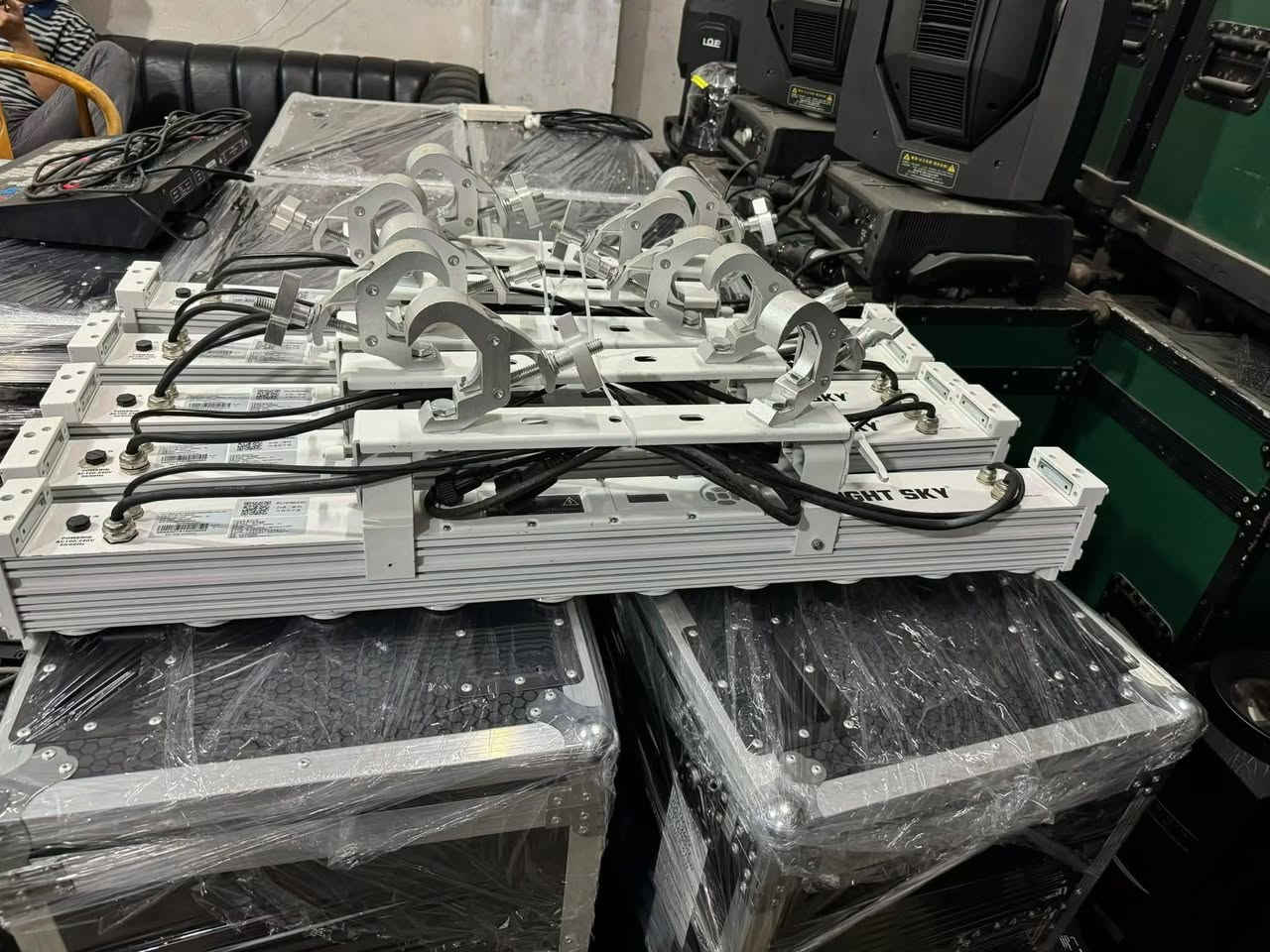 80 sets of big song Hercules, 24 × 10 W waterproof handkerchief lamp with air box,Hello, I am selling second-hand stage equipment, there is a need to contact me Oh.


**إذا كنت صاحب هذا الإعلان وتريد حذفه لأي سبب، رجاءا أرسل رسالة إلى الدعم الفني**