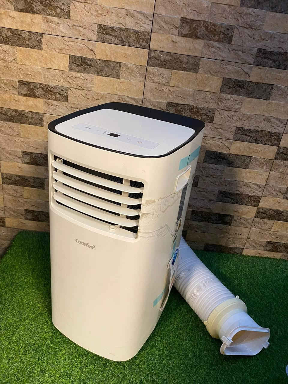 للـبيع كـما موضـح ب الصـوره
مكيف 1 طن سهل التنقل ( متحرك ) نوعه كومفي صناعه المانيه الاصلي يشتغل 4 امبير ويستقر 2.5 امبير / المكيف جديد مشتغل مرتين فقط 
السعر تعال خاص وتدلل المكان نجف / كوفة


**إذا كنت صاحب هذا الإعلان وتريد حذفه لأي سبب، رجاءا أرسل رسالة إلى الدعم الفني**