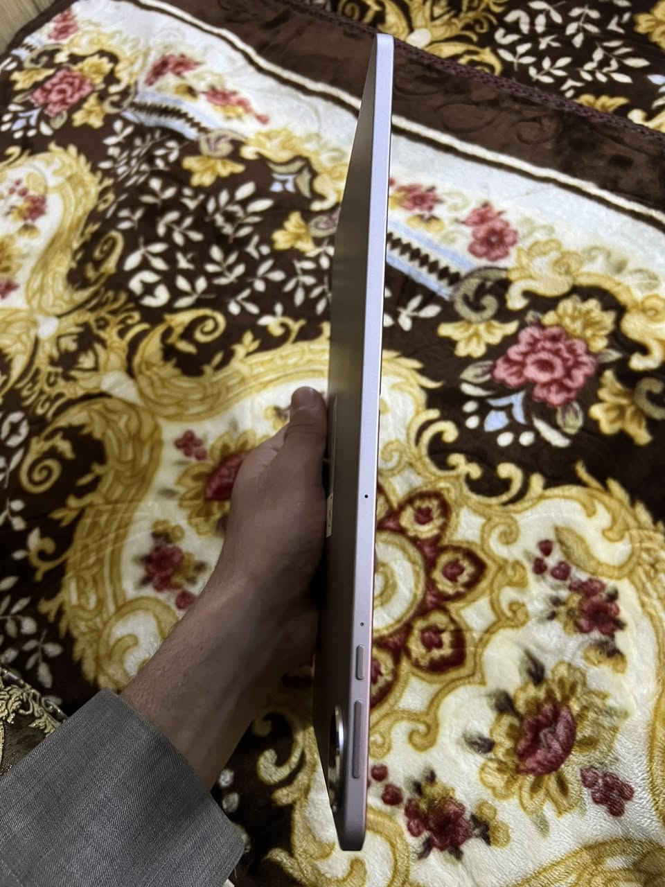 السلام عليكم
هونر باد ١٠ للبيع مستخدم قليل اخو الجديد نضيف بنسبة ٩٩% شرط تفحصه مع ضمان السعر ٣٥٠ الف نهايته و معاه كيبورد وكفر الي يجي وياه بالكرتون .


**إذا كنت صاحب هذا الإعلان وتريد حذفه لأي سبب، رجاءا أرسل رسالة إلى الدعم الفني**