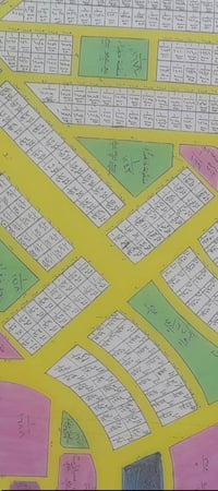 قطعه طابو صرف للبيع في المنصور مساحتها 250م ركن على ساحتين.قريبه جدآ م...