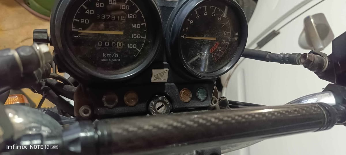 دراجة حجم محرم Honda cbr 750 
كير 5 نمر كلجات جديده تبديله دهن جديد مع فلتر
راديتر تبريد دهن كله بلاد شغال بدون نقص كبريتر مطوفه مع بطارية مخلصة شحن. مكاني سامراء يرهن مراوس بعد المعاينة سامراء, صلاح الدين


**إذا كنت صاحب هذا الإعلان وتريد حذفه لأي سبب، رجاءا أرسل رسالة إلى الدعم الفني**