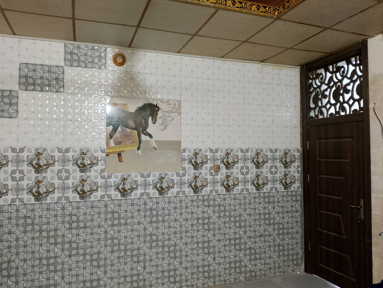 بيت لليجار او للبيع كربلاء الحر مقابل المستشفى التركي شارع محطة غاز الحر  200 متر 4 غرف نوم مع ثلاث صحيات حديقة كراج سياره بناء جديد 