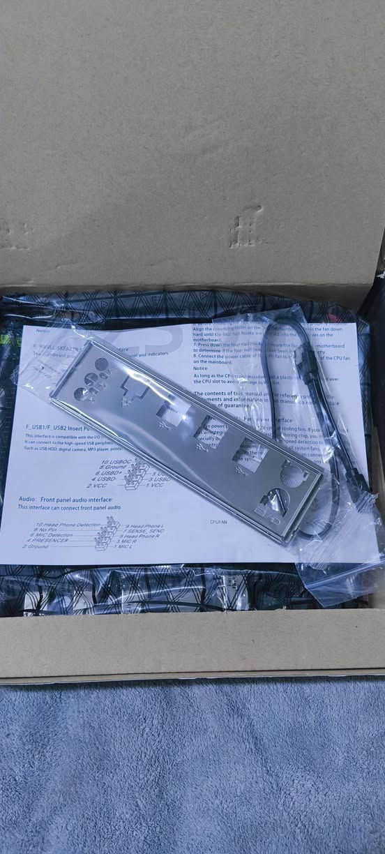 مذر بوردddr4 مع معالج كامل جديد 
ومعالج اضافي ويمك الصور
الي يفيدنه ينطيني سعر وبالعافيه


**إذا كنت صاحب هذا الإعلان وتريد حذفه لأي سبب، رجاءا أرسل رسالة إلى الدعم الفني**