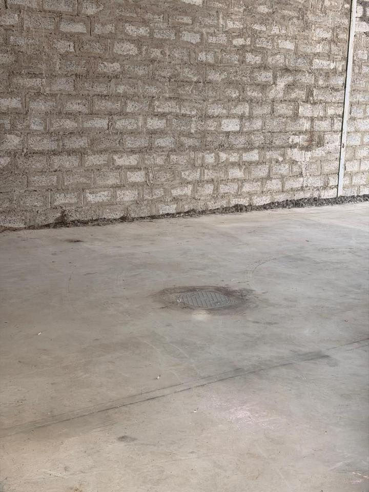 1 متوفر مخزن واجهيه الشارع مساحه كليه 300م  10x30 مليون و 500 الف قابل للزياده
 
4 متوفر مخزن  خلفيات مساحه كليه 250م 12.5x20 مليون و 400 
الف قابل للزياده
الموقع مقابيل مستشفى حماد شهاب يم قوس الحسينية
رقم التليفون

0771 302 3326
