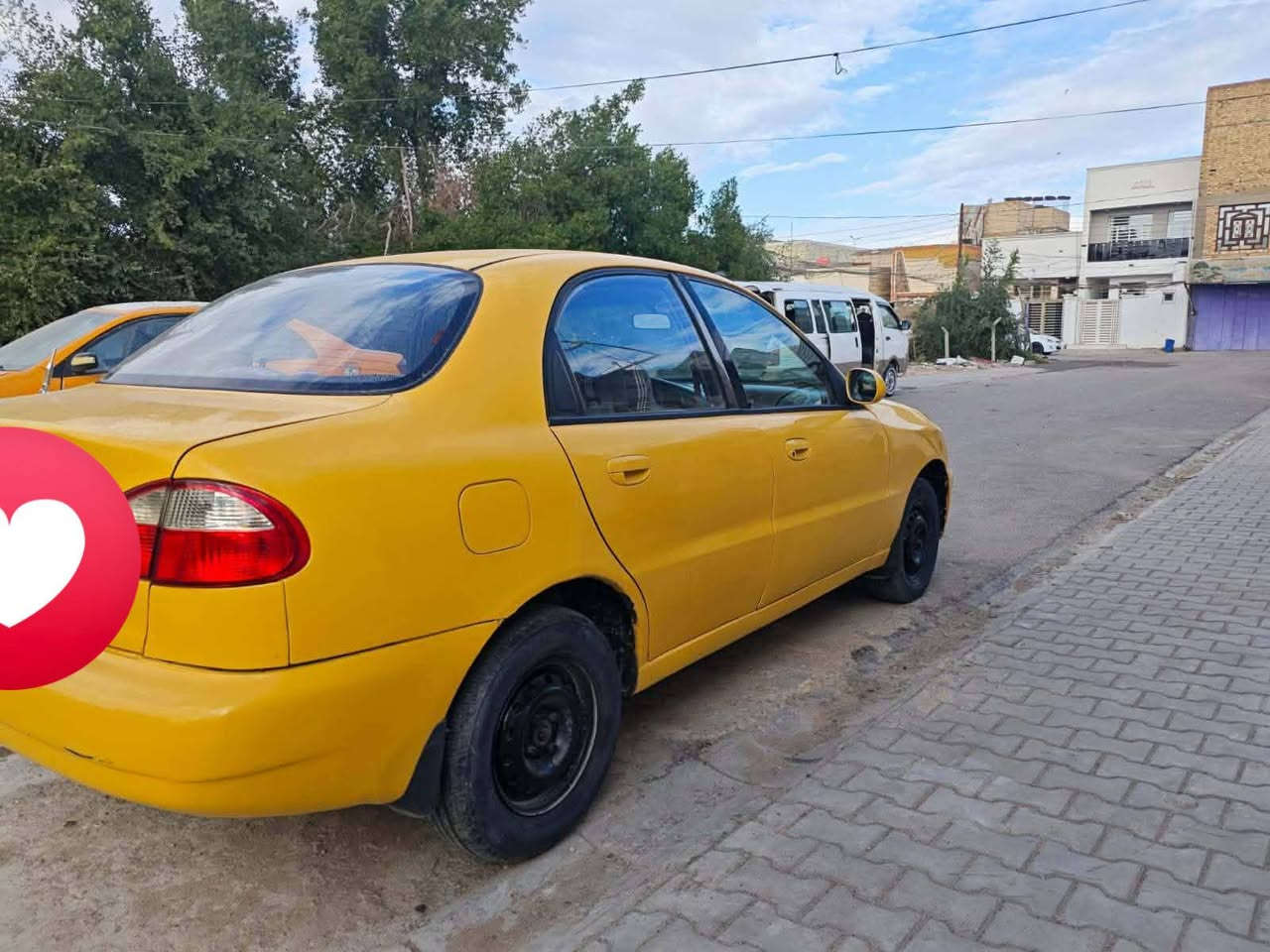 سلام عليكم من رخصت الادمن دايو لانوس للبيع السعر 23 ورقه وبيهه مجال
مكفولة گير مكينة  وتخم تاير باتري جديد عضمتهه كلش حلوة  مداور ثاني يوم گير عادي والگشر كما موضح بالصورة شخطة مابي
علماً السيارة خصوصي اصفر بلادي مكاني نجف  رقم التليفون  ***********
