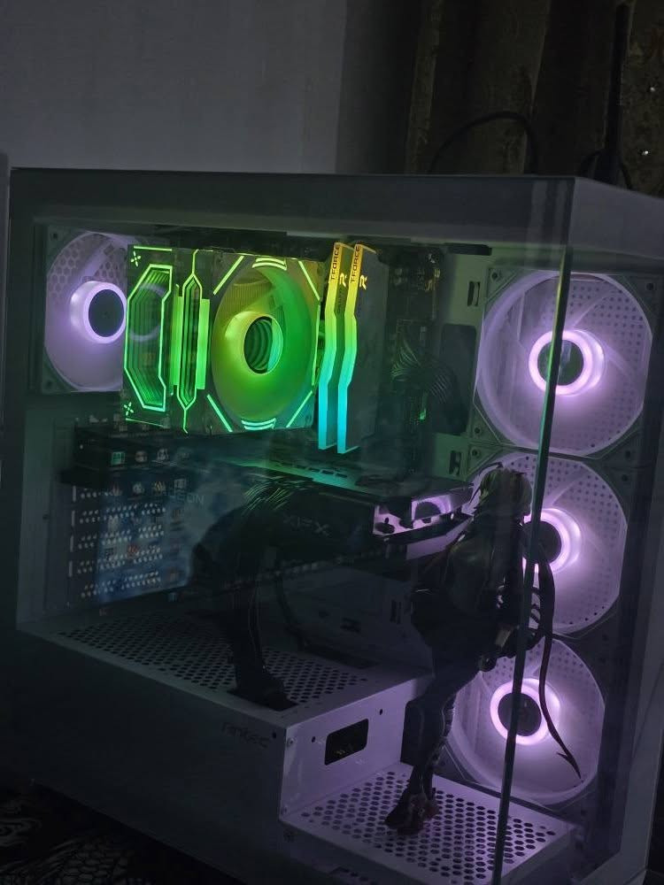 ملاحضة  كل لكرتين موجوده فقط شاشه بدون كارتون. وصل ضمان موجوده صورته 

ANTEC CX300 ARGB WHIT

DEEPCOOL PF600W 80+ WHITE

GIGABYTE B550M-K

KB KM170 COMBO

MASS COOLER S4000 WHITE

R5 5600X TRAY 

ROCK UPS OFFLINE 1500VA

TFORCE 2XBGB 3600 DELTA RGB

WD BLUE M.2 NVME 1TB SN5000

WINDOWS STICKER

كرت شاشه XFX RX6700 10GB 2FAN SWIFT

ال شاشه 2K هرتزيه 180.  لون ابيض  شاشه بدون كارتون    

كيبورد Razer ORNATA V3

موس لوجتك Logitech G502

مايك CONDENSER   سعر 25 

كيبورد 15. لابيض 

سعر ل بي سي  ول شاشه مليون و 150.  الموس 35. كيبورد 30.   رجاء رجاء مو شراي لا تدخل. ل ستفسار ***********.  مكاني بغداد عدي توصيل بغداد, العراق
