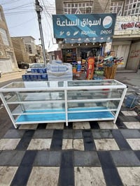 ميز الامنيوم + جام قوي كل رف يشيل 50 كيلو للبيع السعر 35 وبي مجال مكان...