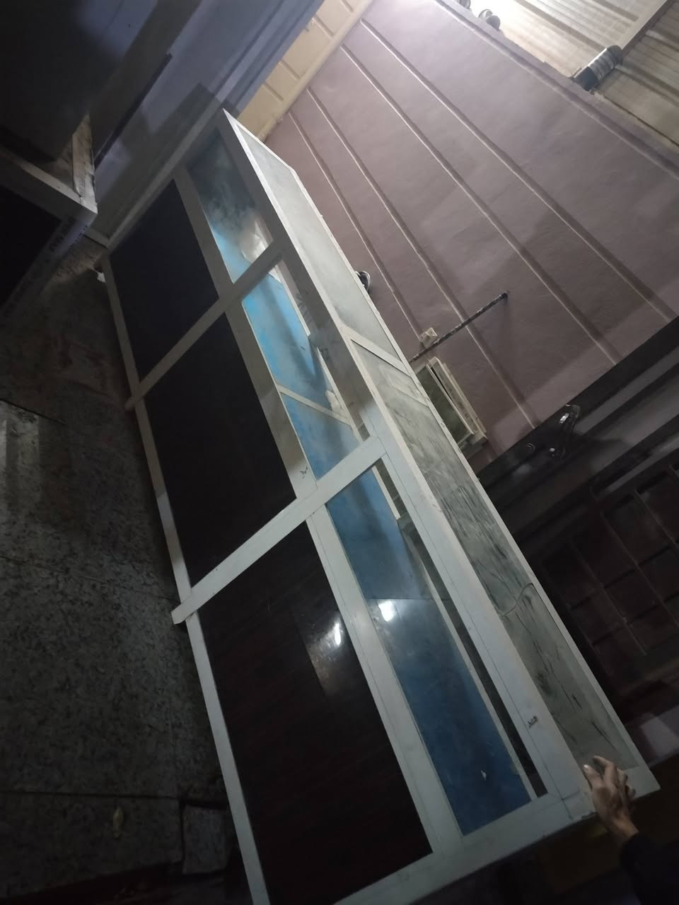 السلام عليكم...فاترينات رفوف المنيوم وزجاج عدد 7 مع ميز جام خانه عدد2 مع كاونتر عدد 2 نضيفات يصلح للاسواق وابمحلات للبيع للاستفسار الاتصال ***********
