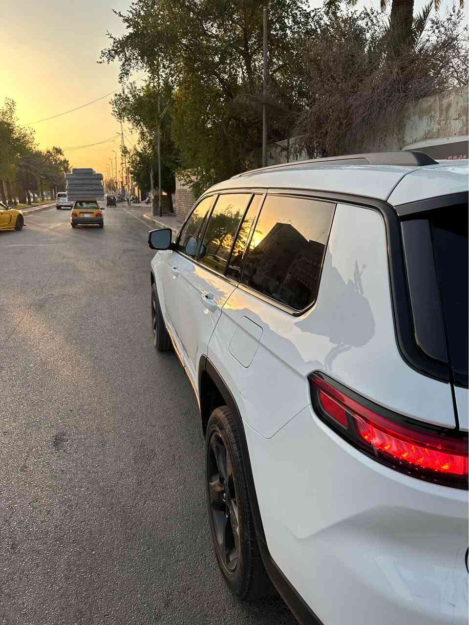 رقم شاصي 1C4RJKAG4P8873791
جيب جراند شيروكي ليميتيد 2023
7 راكب VIP
محرك V6 سعة 3.6 لتر
ماشية 88 ألف كيلومتر
السيارة قطعة تبديل و 4 قطع كلير
رقم اربيل باسمي
تشغيل بصمة
دفع رباعي
رادار أمامي وخلفي
مانع تصادم
تحديد المسار
نظام الرؤية الليلية
حساسات خلفية
مصابيح زينون + LED
بك لايت LED
ويل كب قياس 20
حساسات ضغط الإطارات
النقطة العمياء
كير ماوس
هاند بريك كهربائي
شاشة Apple CarPlay
كاميرا 360
إنارة داخلية LED
مقاعد جلد ومخمل
شفتات مقود
مثبت سرعة Cruise
مودات قيادة وأوامر صوتية
شاحن هاتف لاسلكي
منفذ طاقة
فحص نظام السيارة
المقاعد الأمامية كهربائية
تدفئة المقاعد
4 قطع تبريد
نظام مانع الانزلاق
حاملات أكواب
تدفئة المقود

مكاني: بغداد
رقم صاحب السيارة:*********** Colombo, Sri Lanka
