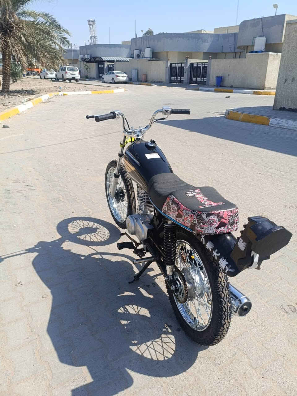 سلام عليكم دراجه نامه شلامجه توني معمرة للبيع بدون سيبايه مكان بصره
***********
