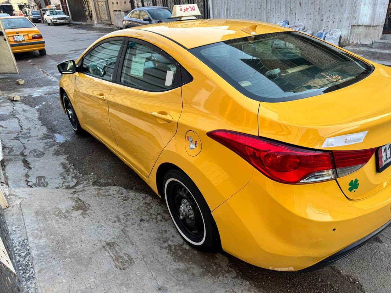 السلام عليكم النترا 2013 وارد امريكي ضررها بنيد فقط بدون دواخل فقط كلها ليبل واحد رقم بغداد دولي بأسمنا تحويل مباشر سنوية للـ30مصفره هيئه وغرامات هزه جديده محرك 1800 محرك وكير مكفولات تبريد شغال تخم تاير ابو خط ابيض جديد حدادية امامي وخلفي جديد شاشة  كامره حساسات خلفية تحكمات ستيرن سيارة جاهزه السعر 108 بيع فقط الأستفسار اكثر (***********) العنوان بغداد مدينة الصدر غير متواجد على النت
