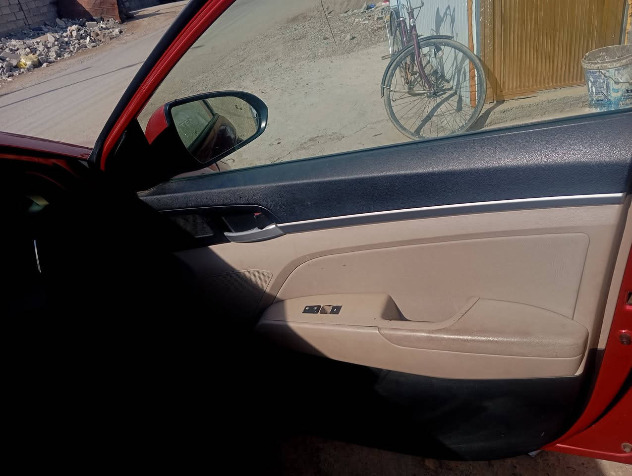 سلام للجميع من رخصة مديرالگروب 
النتر2018
امريكية 
حادث بنيد وجاملغ 
بدون دواخل شرط 
لا لغد ولا شاصي 

المكينة 2000 مكفولة
گير كفالة
تبريد تختم تايرا 
حدادية نضيفة 
رقم بغداد الدولي بأسمي 
هزة وسنوية جديدة 
دوشمة كاملة 
 
السعر 135
وبيها مجال للاتصال صاحب السيارة ***********
