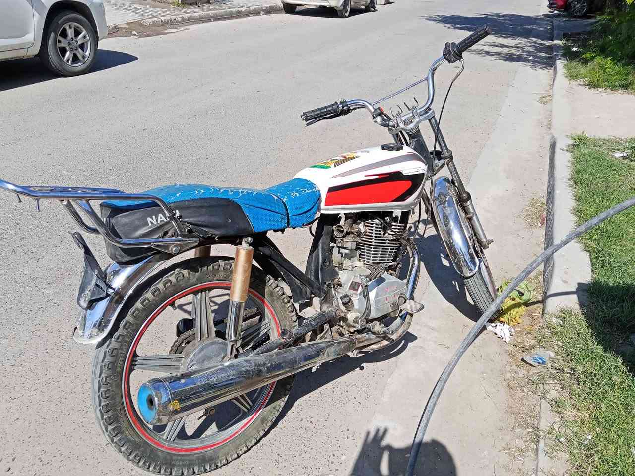 سافاني للبيع محرك مكفول لا نضوح ولاتبخير 5كير مكان الغزاليه سعر 200  ***********
