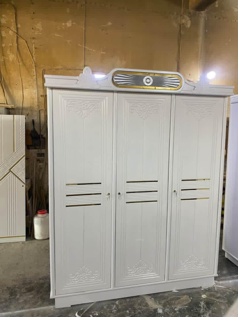 السلام عليكم معمل نجارة الساعدي البيع الاثاث العراقي الجديد العنوان بغداد الاتصال والاستفسار على الرقم ***********
