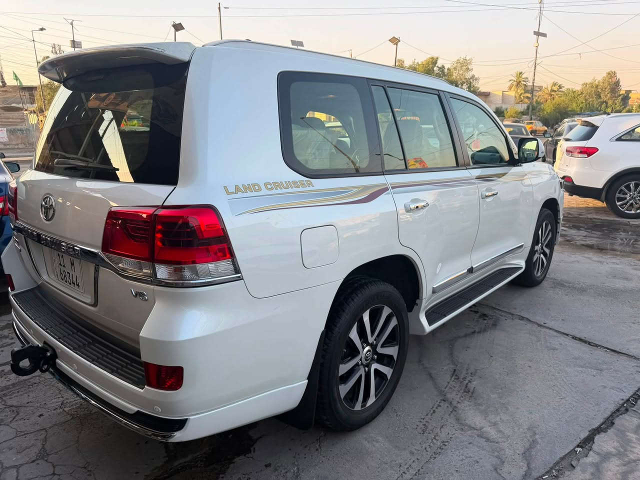 2019 لاندكروز بريم سياره جاهزه من كلشي بيه سونر مرفق مع الصور السعر 41500$ رقم الهاتف ***********
