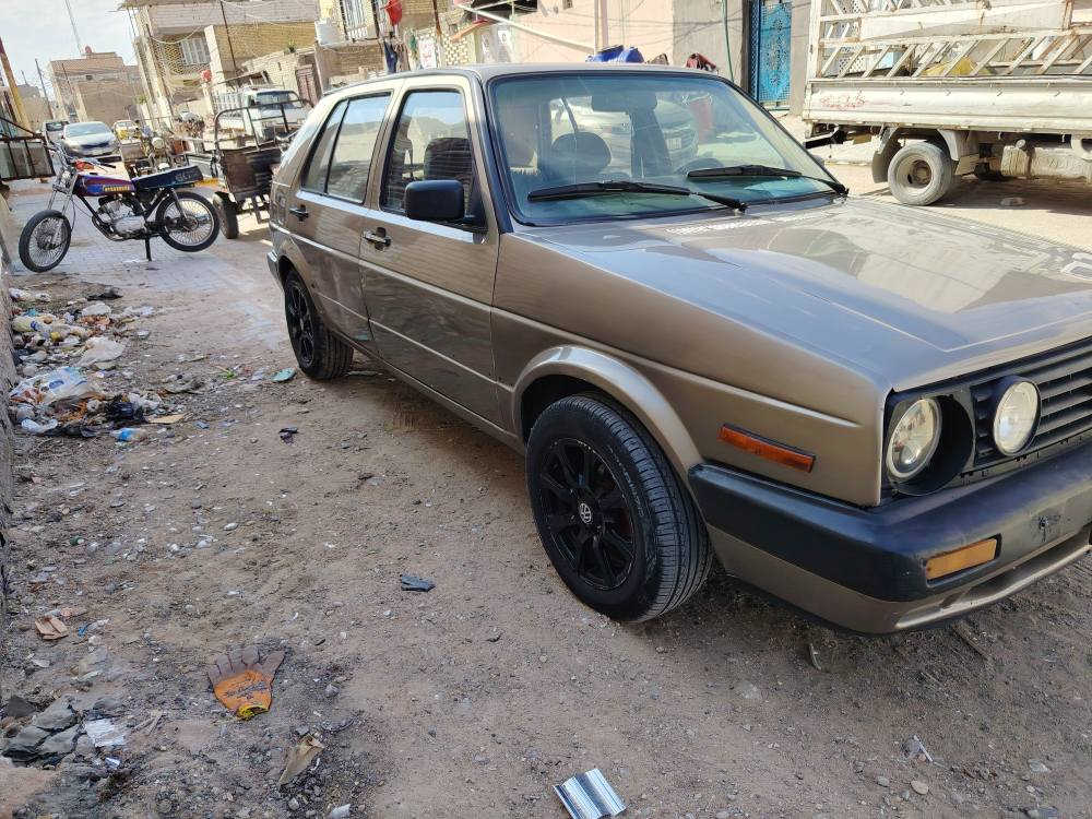 سيارة كولف موديل 1995 رقم نجف باسمي كير محرك بحاله جيده مكفول تخم تاير حداديه شاشه ويل كب ترايك للبصره وهذا رقمي *********** النجف, العراق
