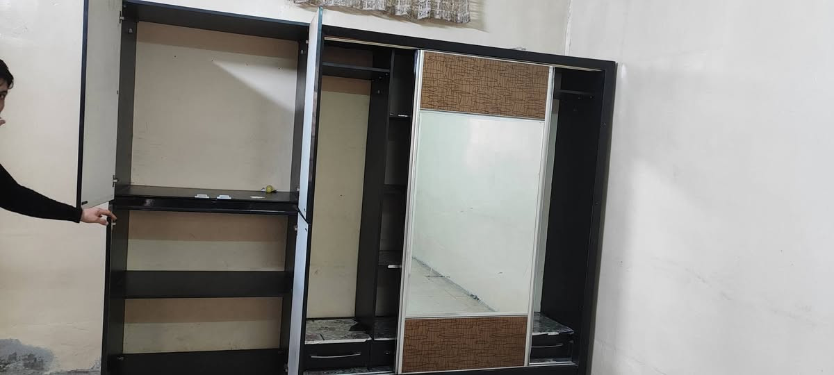 للبيع السعر 50 عنوان موصل جديده قرب جامع اليقضه تواصل ***********
