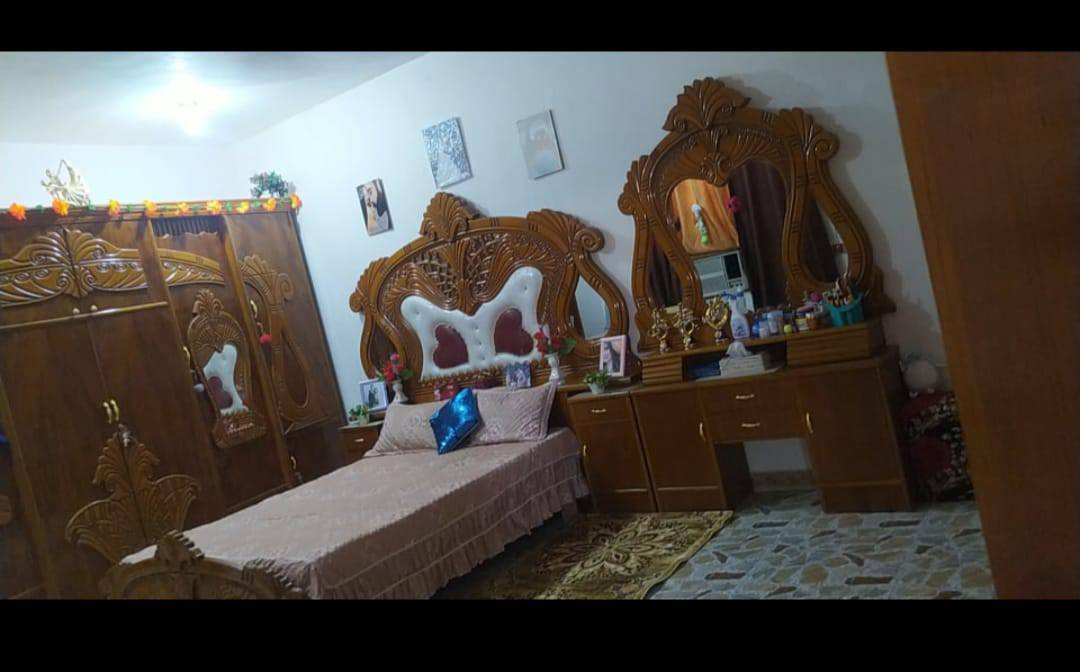 السلام عليكم غرفه جديده استعمال قليل غرفه اخت الجديده السعر مليون وبيها مجال المكان شارع  النفط ***********
