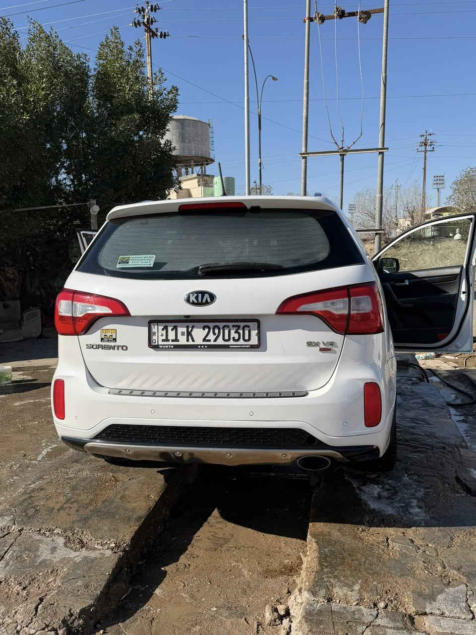 السلام عليكم كيا سورنتو 2014فول واحد على واحد رقم بغداد فئة Sxالرياضي وارد امريكي ماشية مية الف ونص 
١ 

مواصفات المركبة 

محرك 6 سلندر 

بانورما حركتين

رادارت جانبية

رادار خلفي 

ثلاث انظمة قياده
سبورت بلاص

وكوم فورد مناطق وعره

ونورمل قياده اعتيادية

مري شفط

انارة ترحيب ابواب

بصمتين ابواب 

صندوق شفط

نقطه عمياء 

منضومة زنون عدسه

سبعه راكب 

اشاره بالمري

خزن ميموري

تسخين كشن

وتبريد كشن

كشنات كهرباء 

ثلاث قطع تبريد 

سستم سماعات انفنتي جكور 
ومضخم انفنتي

السياره عليها ادامه كامله حادث السياره صبغ ثلاث قطع نفسهن مرجعات القطع فقط تعديل وصبغ السونار مرفوق معه الصور  مداور ثاني يوم 
سعر السياره 167 وبيها مجال حك الجيه مكاان السياره الناصرية قضاء الغراف 
الأتصال على الرقم ***********
المو شراي لا يكسر بحلال العالم ولايعلق
