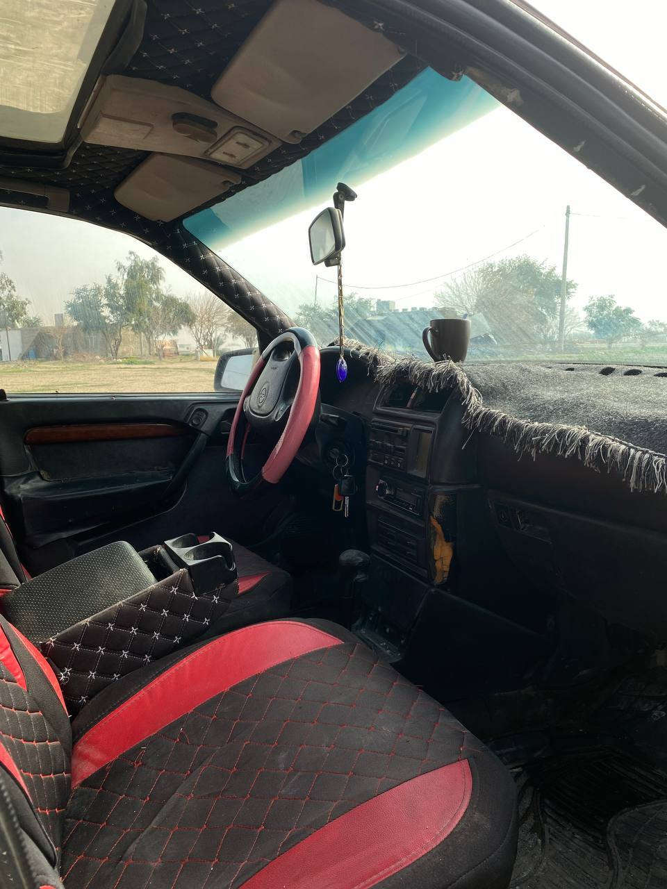 السلام عليكم ورحمة الله وبركاتة اخوان سيارة فكتره للبيع مديل 94 شرط كير ومحرك كير اتو ماتيك محرك 2000  لاتنقيص ولاتبخير والسياره شوفته حلوه السعر 35 وبيه مجال  اخوان اني مكلف بالنشر رقم صاحب السيارة ***********
