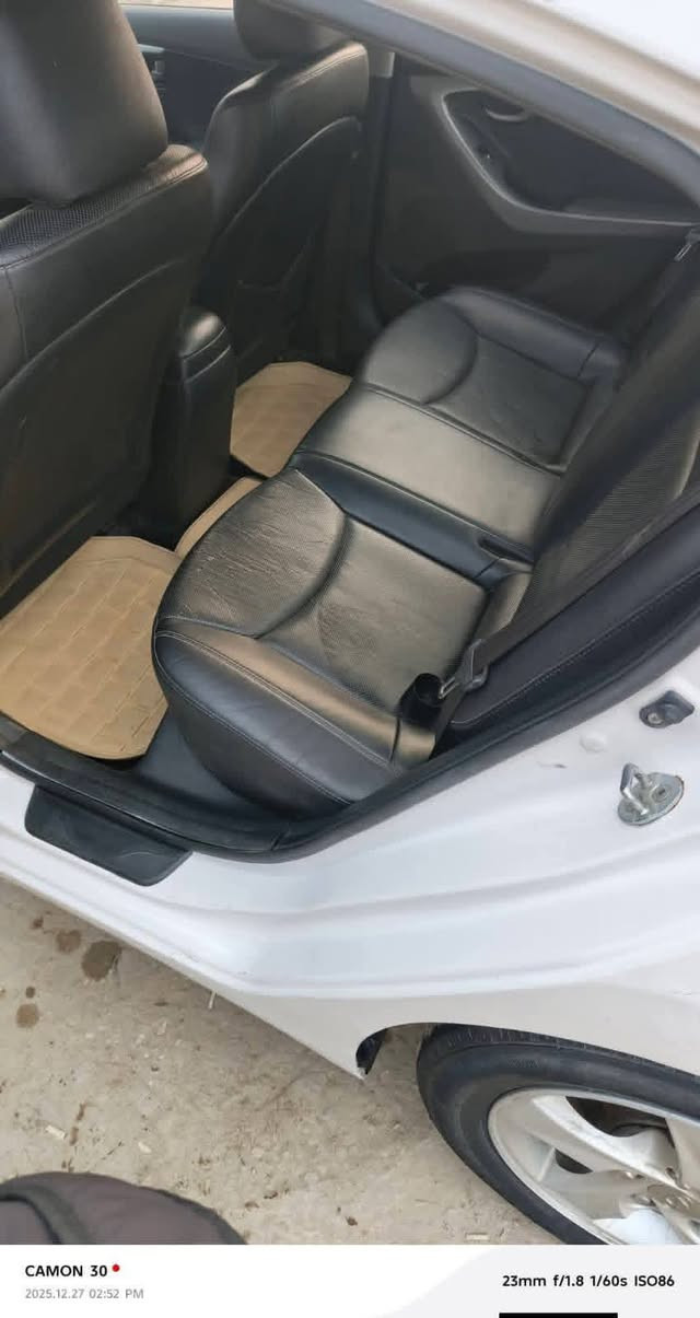 سلام عليكم سياره النتره 2014 سياره كصت جنطه سياره جاهزه و حلوه سياره فول مواصفات بصمه مكينه كير حداده جاهزه  السعر 50 وبيه مجال أو مراوس اب بنكو فقط ***********
