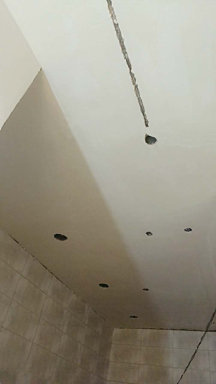 سلام عليكم خلفه لبخ وبياض ***********
