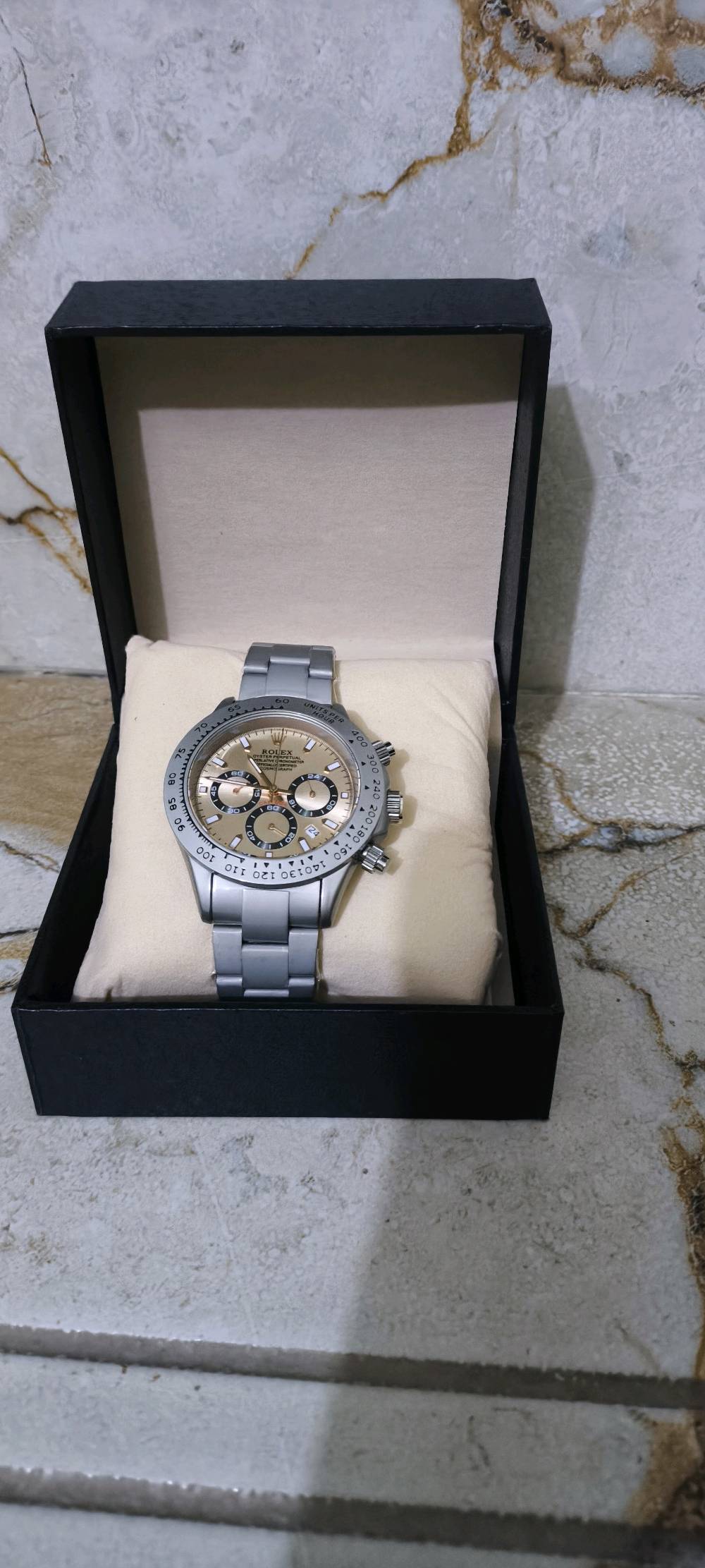 سلام عليكم 
ساعه رولكس دايتونه سوبر ماستر 
ساعه تيتانيوم بالكامل لامينوس فول ختومات 
ضد الماء سناتر شغال نضام ستوب ووج قطعه
كلش ثكيله ومرتبه 
***********