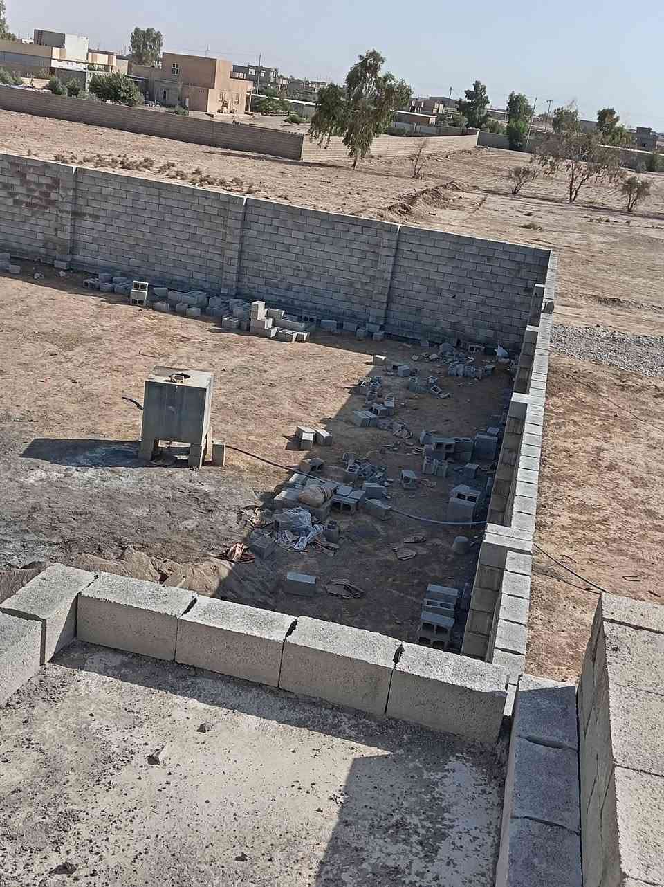 يوجد خلفة بناء ليريد يتصل عل رقم ***********
