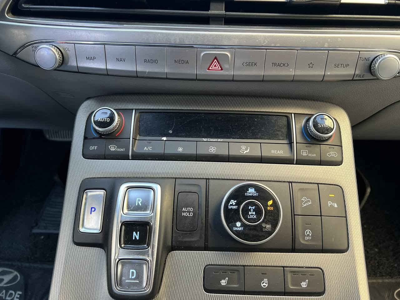 هونداي بلسايد 2022 sel
وارد امريكي كلين تايتل
السعر280 $وبيه مجال

المواصفات: 

المحرك 6 سلندر 3800. 
عداد المسافه 48الف
بصمة ابواب + تشغيل عن بعد. 
كامره خلفيه 
حساسات امامي خلفي
المقاعد الاماميه كهرباء + تدفئه
التبريد ثلاث قطع 
التبريد الخلفي تحكم منفصل 
رادار امامي + خلفي 
رادار جانبي نقطة عمياء
6 منافذ usb للشحن 
فتحة سلايت
اشاير مري 
لد نهاري 
سايد بريك بصمة 
فتح الجنطة كهرباء + عن طريق البصمة 
تحديد مسار
اوتو ستوب 
وضعيات قيادة
*وباقي الموصفات المعروفة

رقم أربيل بسمي 

للأستفسار :***********
مكان السيارة : بغداد-الزعفرانيه
